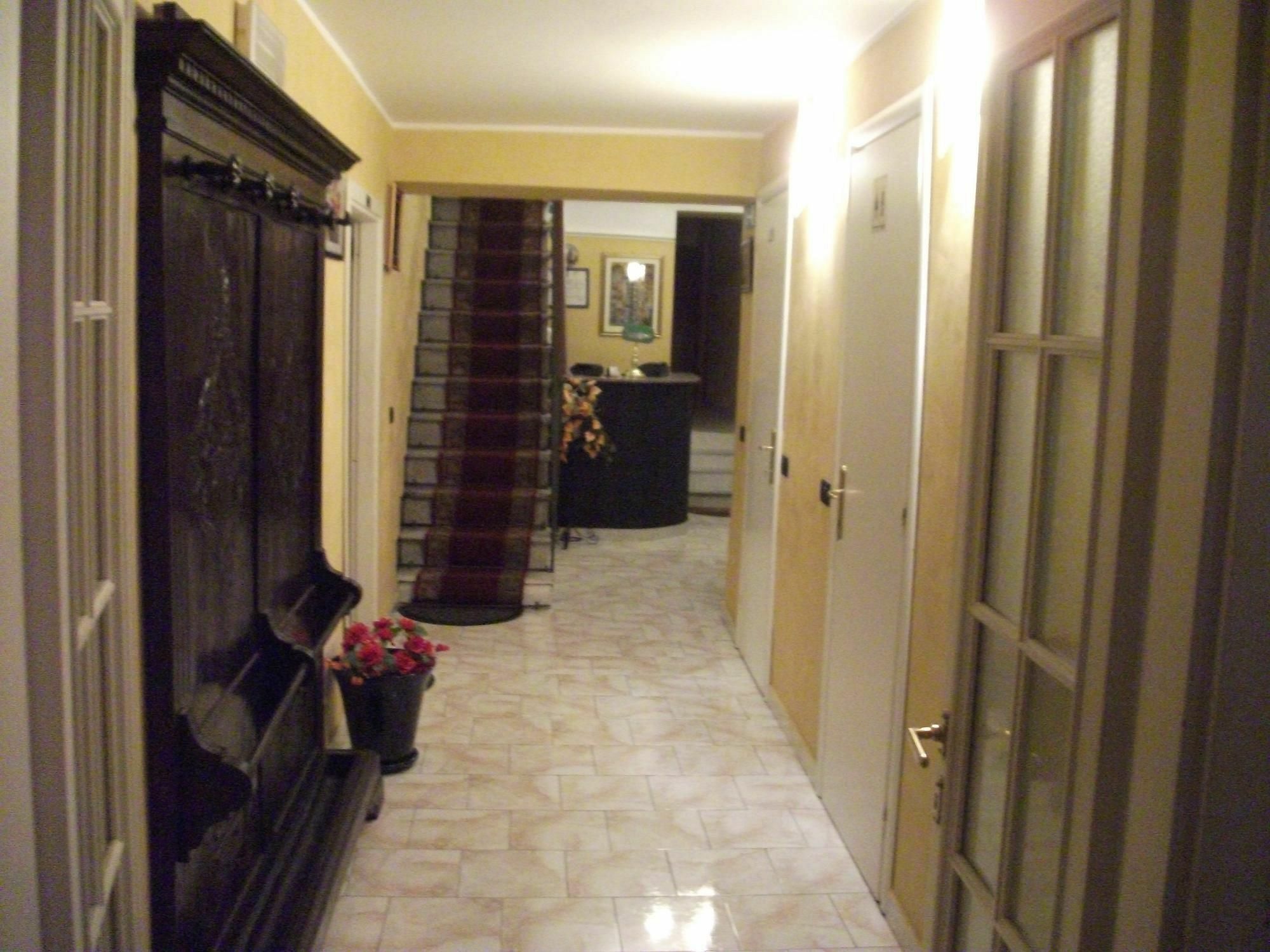 Hotel Armonia Генуя Экстерьер фото